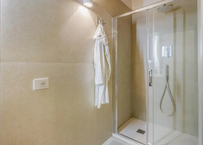 Nebbia Sul Naviglio - Rua Frati 34 Palace By Movebnb モデナ